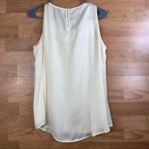 Nue Options Medium Sleeveless Beaded Top with a Keyhole Button Closure - Image 2