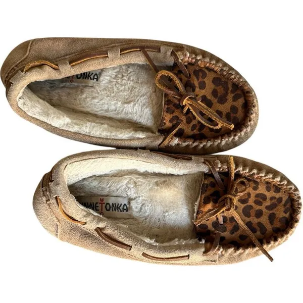 Womens Buckle Minnetonka Leopard Sally Moccasin Leather Slippers - Sz 7 - Image 2
