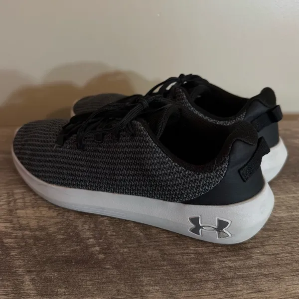 Under Armour Ripple Mesh Fly Knit Sneakers Women’s Size 9 Gray Black - Image 6