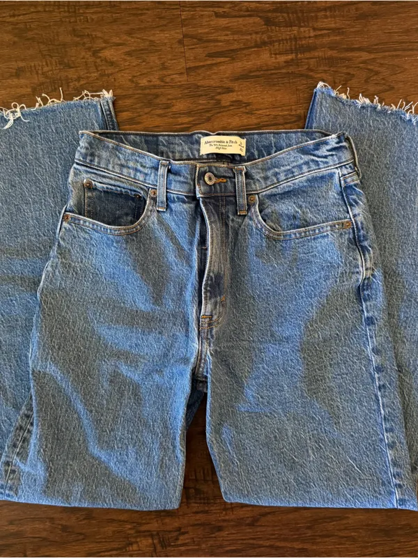 Abercrombie & Fitch 90’s Relaxed High Rise Jeans - Image 4