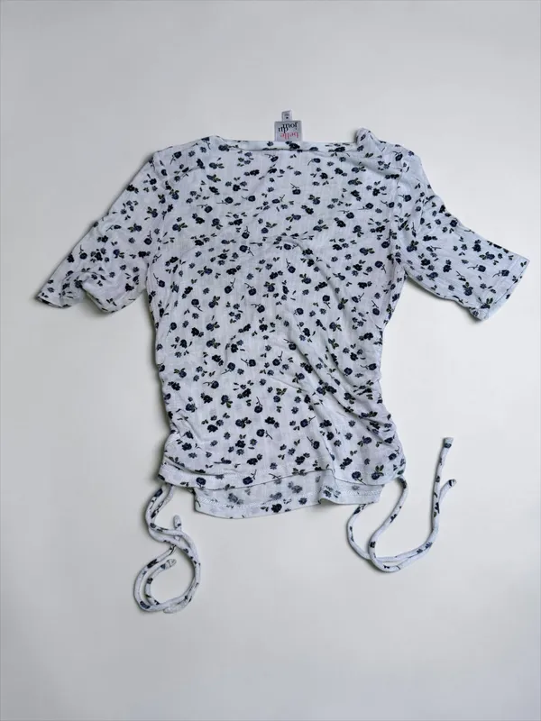 Belle Jour Floral Ruched Side‎ Snap Henley Top - M - Image 2