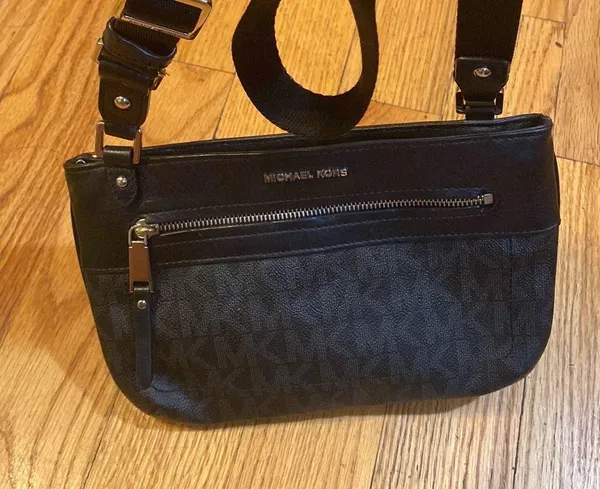 MICHAEL Michael Kors Logo Crossbody Bag Black - Image 11