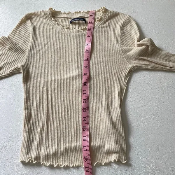 Abercrombie & Fitch Ribbed Lettuce Hem Crop Top Beige Size S - Image 6