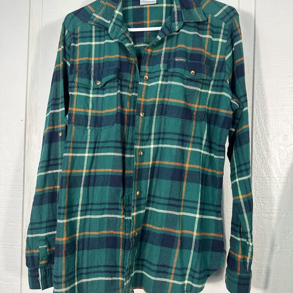 Columbia Women’s Green Plaid Flannel Top Size Large EUC - Image 2