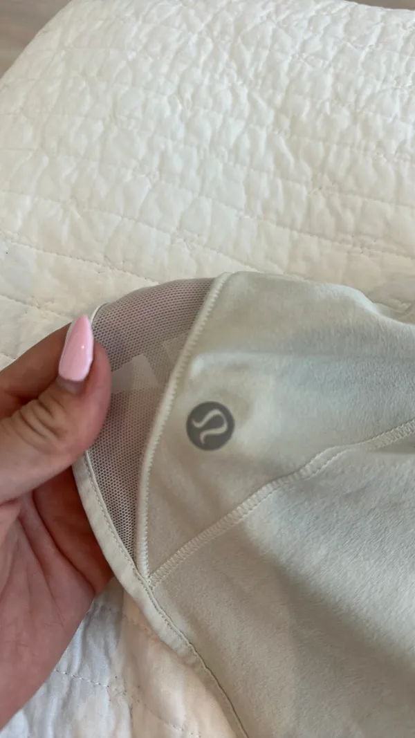 Lululemon Hotty Hot 2.5" Shorts - Image 3