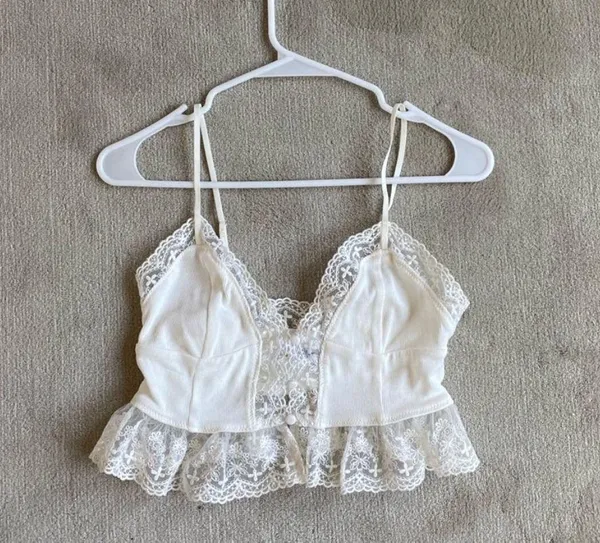isabelle’s cabinet white top - Image 4