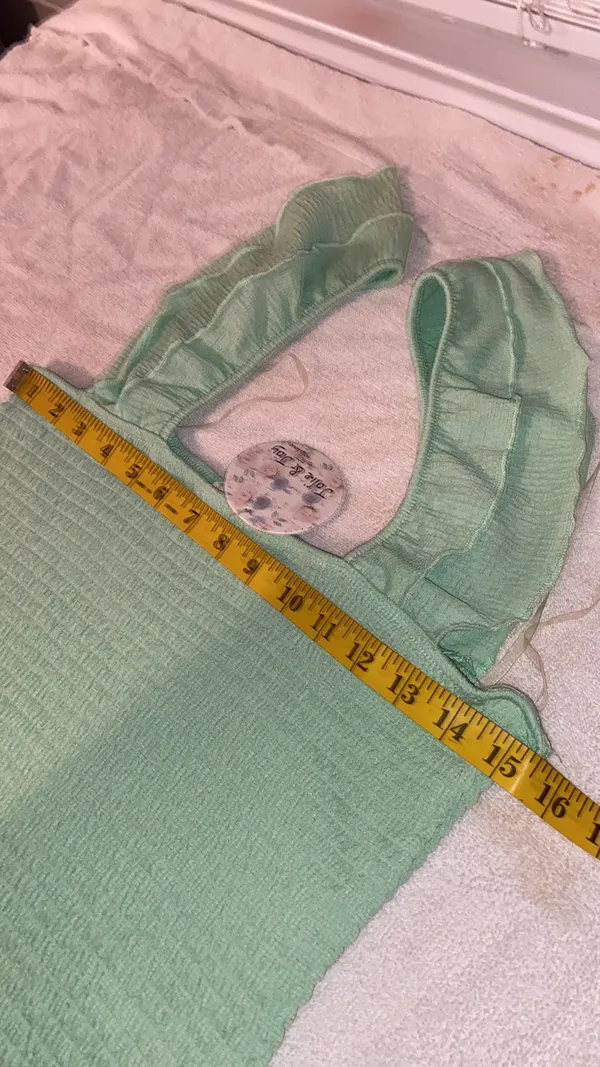 crop top square neckline ruffled short sleeves size large NWT - Image 5