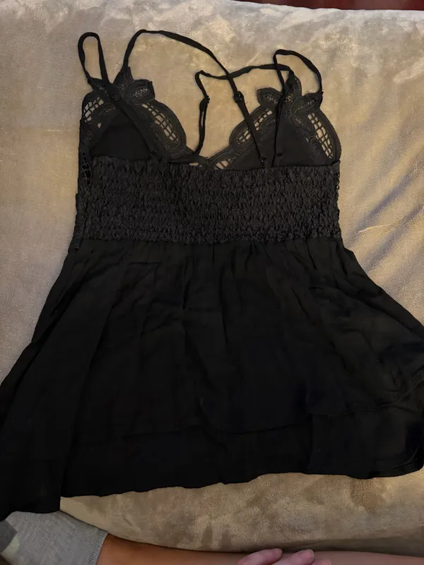 Black lace tank top Listicle - Image 2