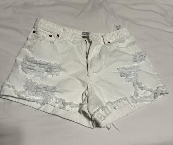 Abercrombie Annie High Rise Shorts - Image 2