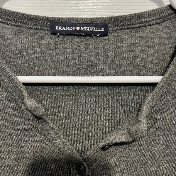 Brandy Melville grey long Sleeve crop top one size - Image 2
