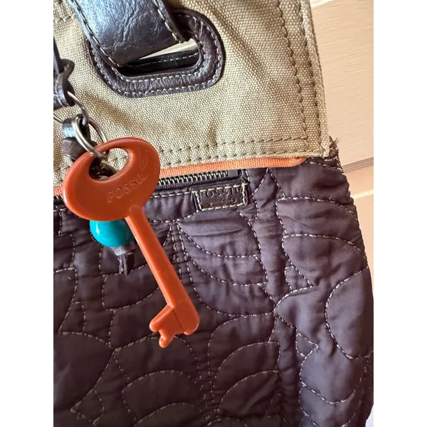 Fossil Key Per Quilted Flower Tote‎ Bag Brown Canvas Leather Accents Key Charm - Image 4