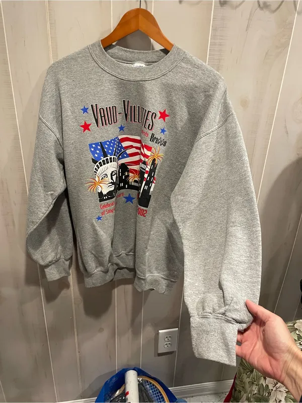 Gym gray Y2K distressed sweatshirt NY theater Vaud-Villities music nostalgia - Image 9