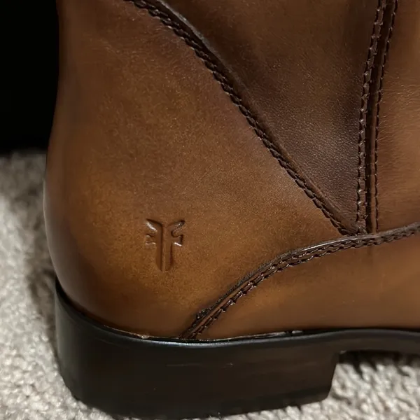 Frye Marissa Medallion inside zip Tall boot Color: Cognac Size 8.5 NIB - Image 9