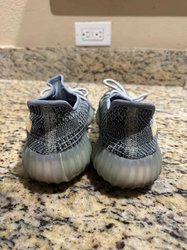 Yeezy Boost 350 V2 Ash Blue Adidas - Image 4