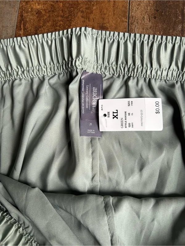 Auden Light Sage Green Drawstring pajama Shorts xl - Image 3