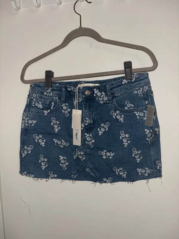 Harlow Denim Mini Skirt - Image 4