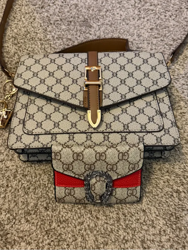 Source Unknown Beige Brown Monogram Shoulder Bag with Gold Buckle with a matching wallet. - Image 3