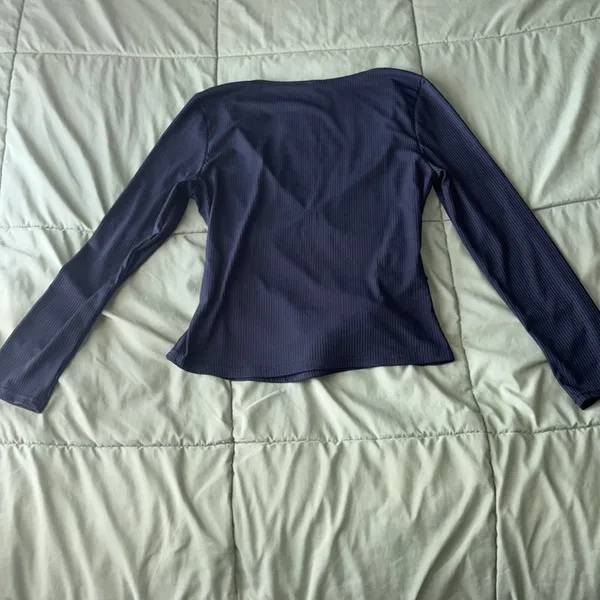 Blue long sleeve top Size M - Image 4