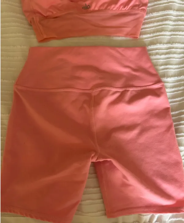 Alo Yoga Pink Shorts Set - Image 6