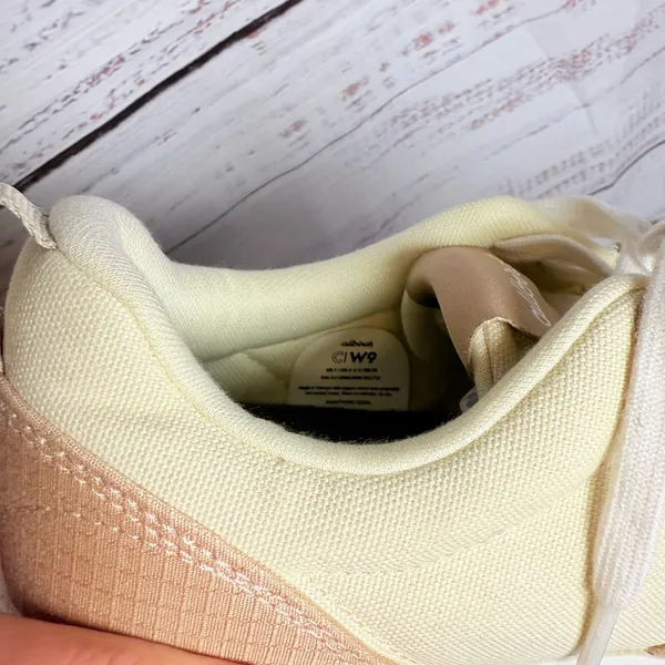 Allbirds Women's Cream and Tan Sneakers - Image 5