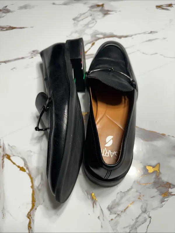 Classic Black Leather Women's Moccasins Size 10 - Image 12