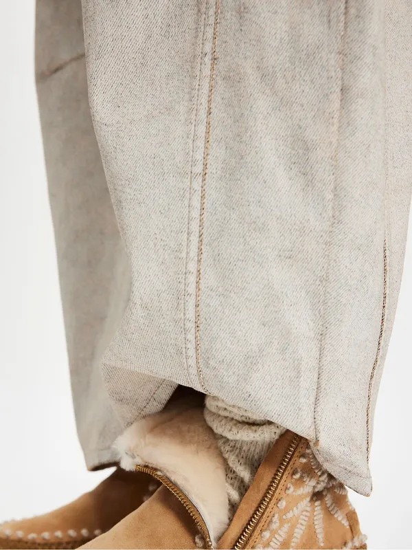 NWT We The Free Good Luck Mid Rise Barrel Acid-Wash Denim Jeans Off-White Sz 24 - Image 16