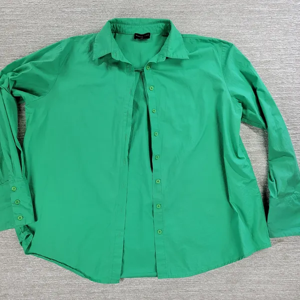 White Fox Short 2 Piece Set Womens S/M Green Button Up Oversized Top Pull On - Image 13