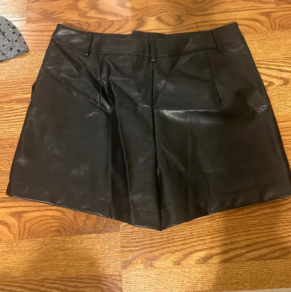 Black Leather Shorts Shein - Image 2