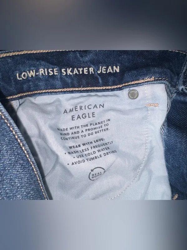 American Eagle Low Rise Skater Jeans Size 8 Short - Image 4