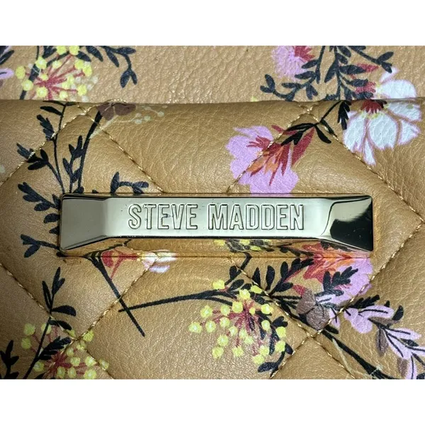 Steve Madden Floral Travel Bag 9'' x 10'' - Image 6
