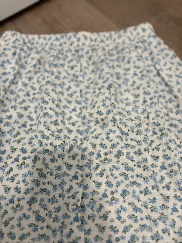 Live to be Spoiled Skirt Size XS - Image 2
