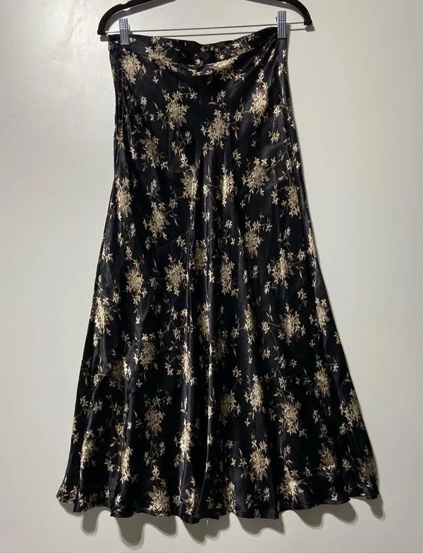 Floral Maxi Skirt in Black Beige Size 8 NWT Vintage - Image 6