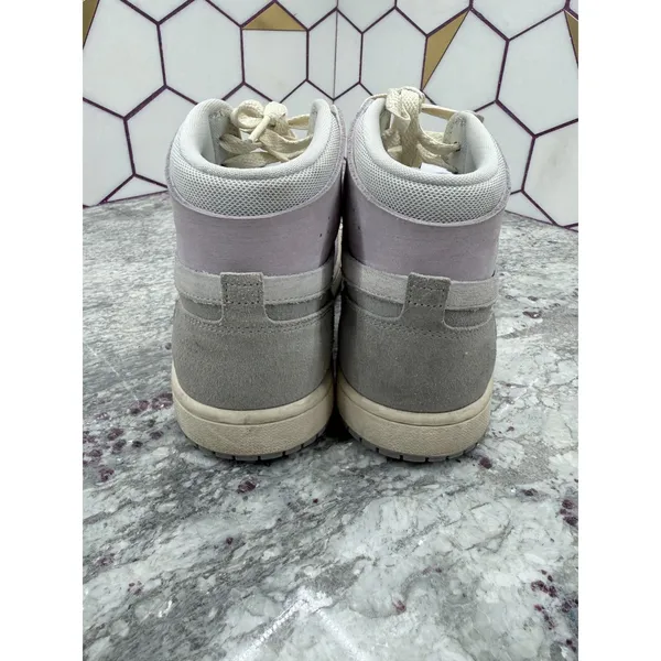 Nike Women's Air Jordan 1 Zoom CMFT Light Smoke Grey and Barely Grape Size 6.5 - Image 4
