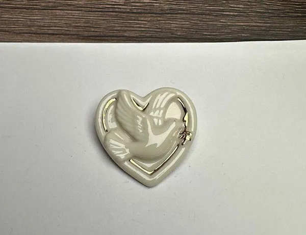 Signed Lenox Porcelain Peace Dove Heart Christmas Holiday Brooch Pin - Image 2