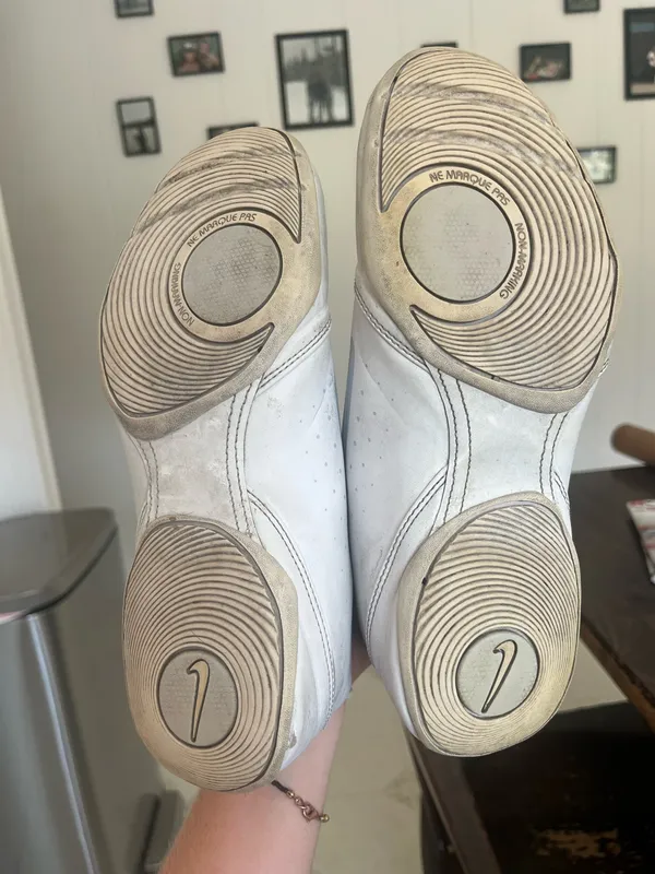 Nike Cheer White Shoes - Image 2