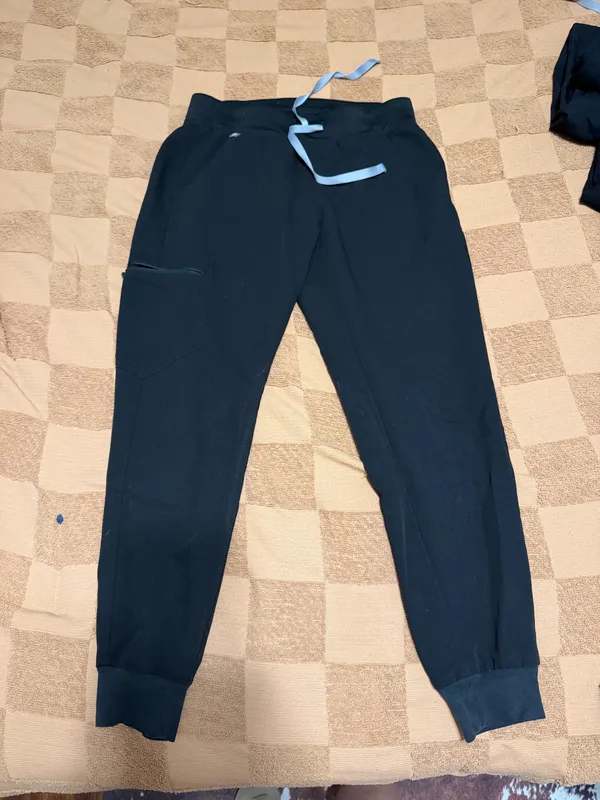 FIGS Scrubs - Image 4