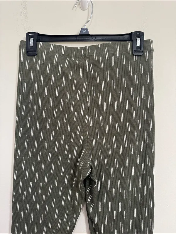 Aerie High Waisted Olive Fun Ribbed Patterned Cropped Kick Flare Leggings size M - Image 5