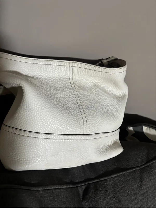 Y2K-era Coach Soho Large Hobo Bag (Style Number 5715 - Image 4