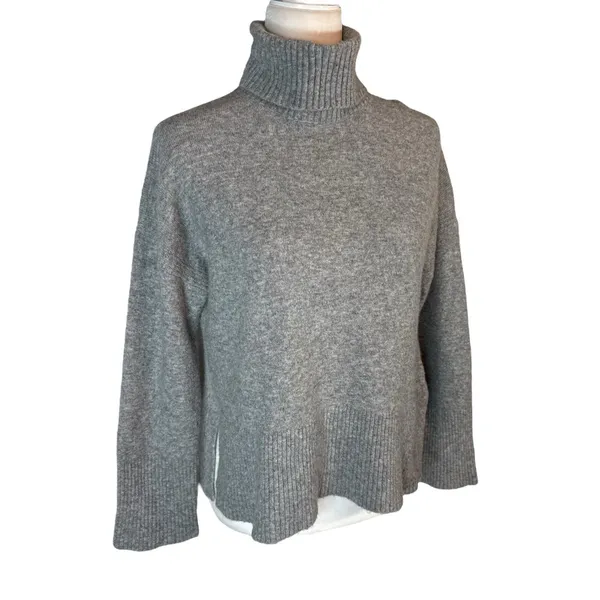 J. Crew Turtleneck Sweater in Supersoft Yarn Size XS‎ Gray Wool Alpaca Classic - Image 4
