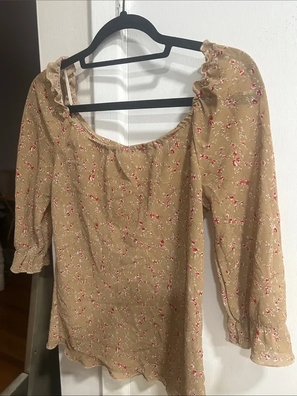 Floral Beige Off the shoulder Peasant Blouse with Ruffle Sleeves Medium - Image 2