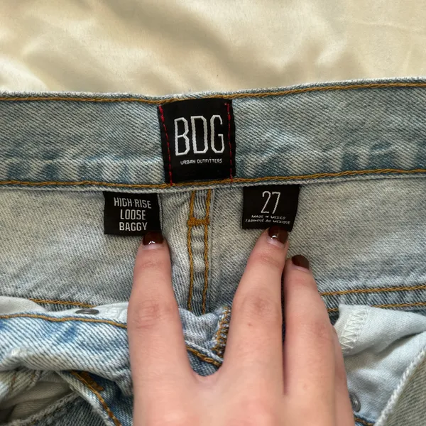 BDG Jeans High-Rise Loose Baggy - Image 4