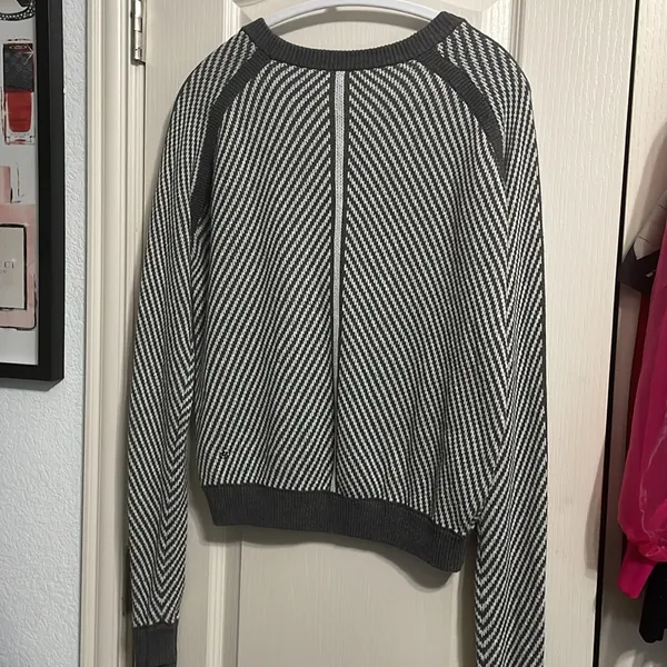 Lululemon Devi Crew Knit Sweater Heathered Gray Cozy Loungewear Winter Cabincore - Image 4