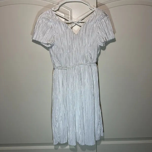 Jolie Vie Metallic Faux Wrap Surplice Mini Dress Pleated V Neck Womens‎ XS White - Image 4