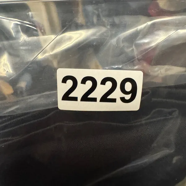 2229 | Gymshark Energy+ Seamless High Waisted Cropped Leggings Black Women S - Image 5