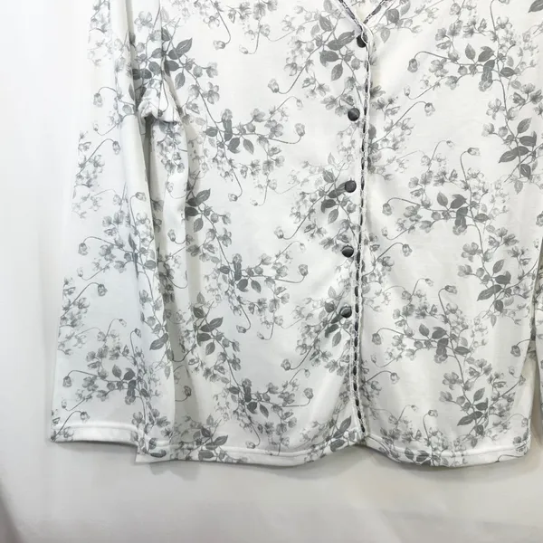 Body Touch Medium Pajama Set‎ White Gray Floral Long Sleeve Lounge Feminine 367 - Image 4