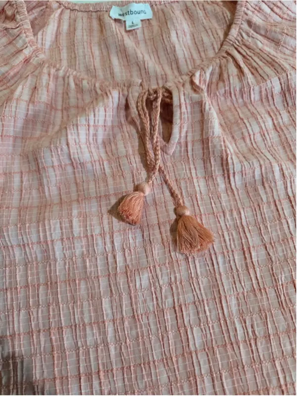 Westbound Women’s L Salmon Pink Textured Short Sleeve Blouse - Image 4
