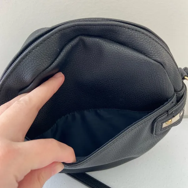 Tommy Hilfiger black gold hardware round canteen‎ crossbody shoulder bag purse - Image 3