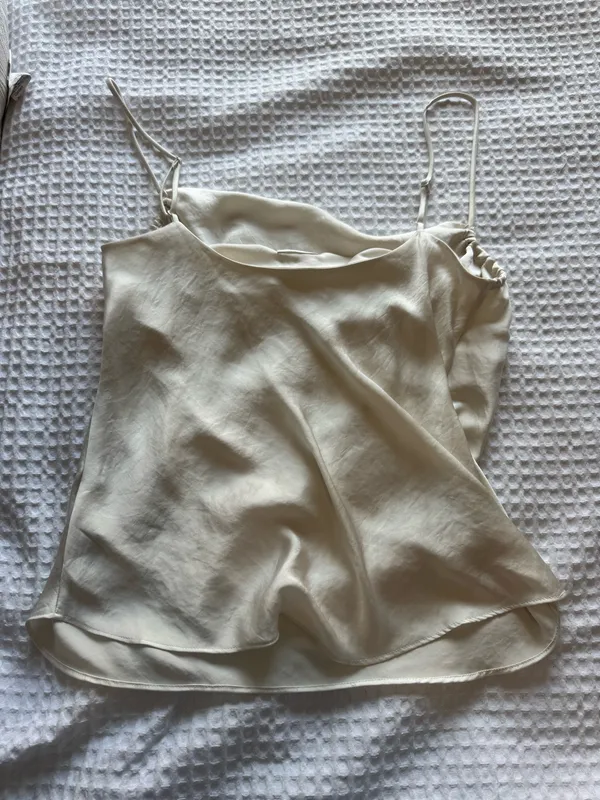 Aritzia Wilfred Allusion Camisole Satin medium - Image 2