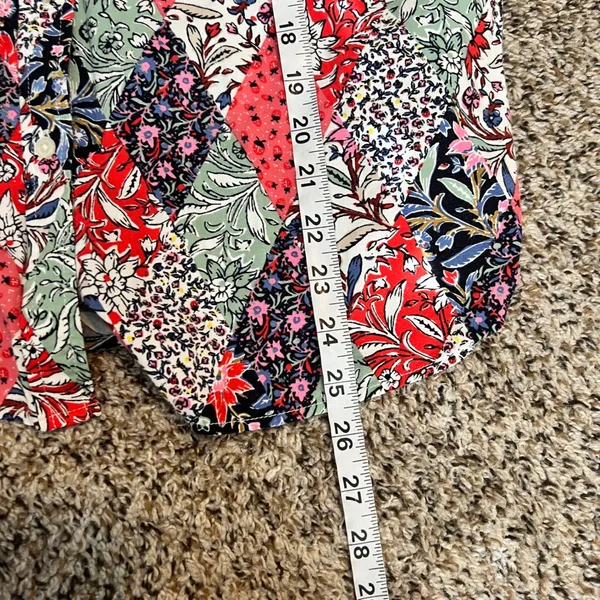 LOFT Patchwork Floral Print Long Sleeve Button Up Shirt‎ Women's Size Small - Image 4