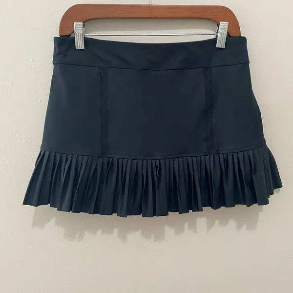 Inphorm Chic Black Pleated Mini Skort Size M - Image 2